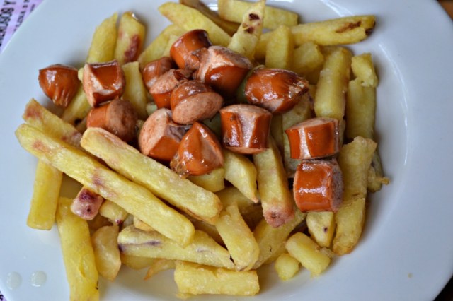 Salchipapón: 24.00 soles