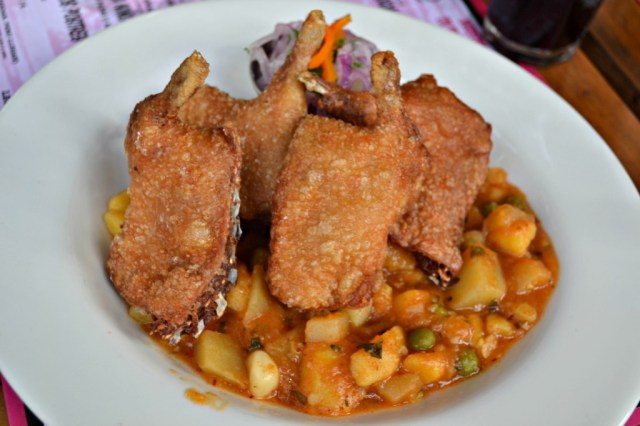 Chicharrón de Cuy con Picante de Papas: 55.00 soles 